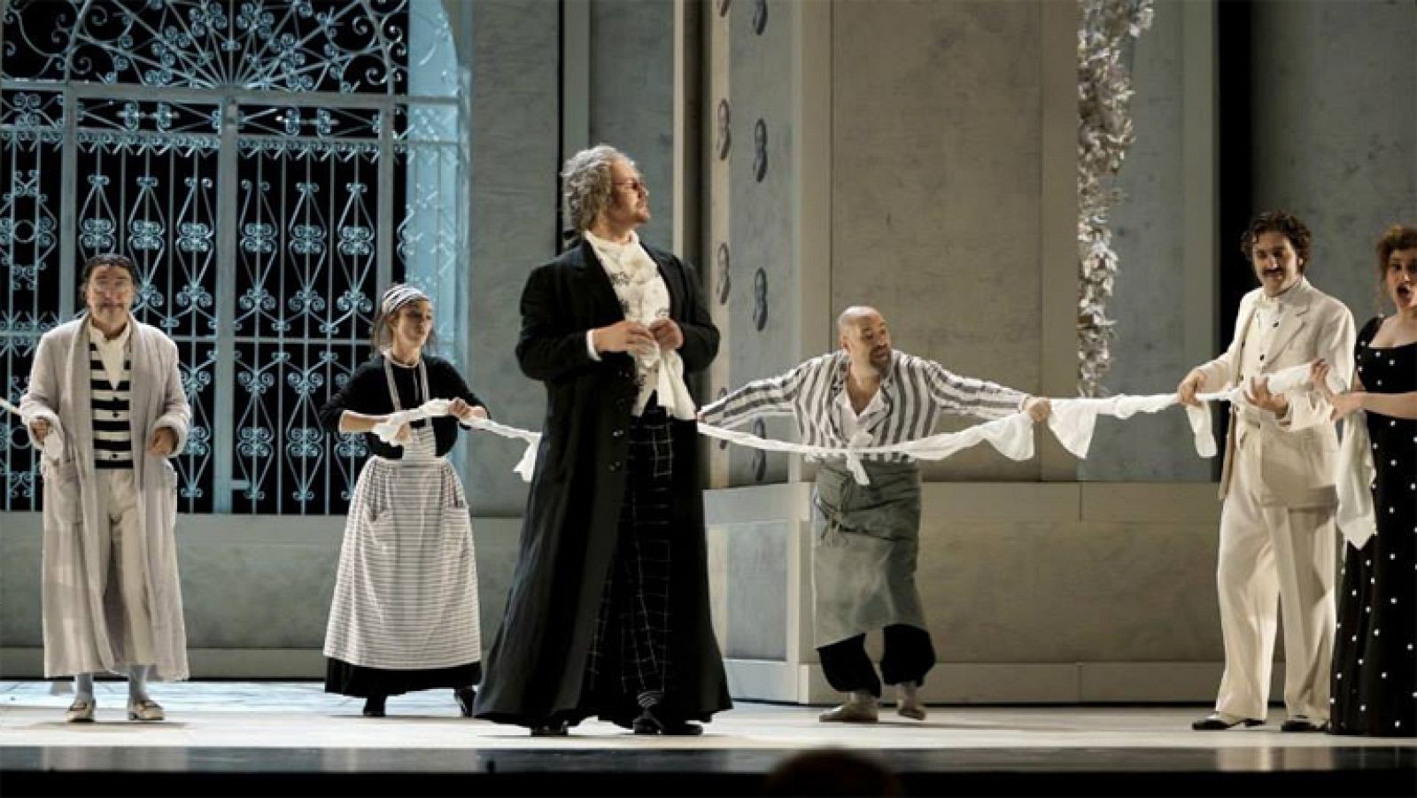 Un vistazo a 'El barbero de Sevilla' en el Teatro Real - Ver ahora