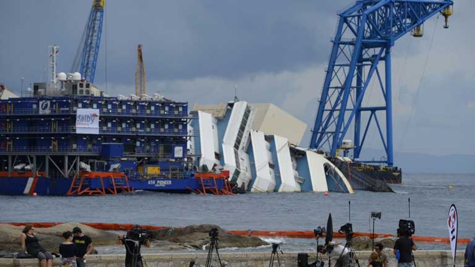 Mañana se intentará reflotar el Costa Concordia tras 20 meses de su naufragio