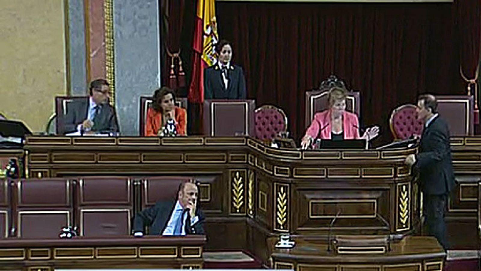 Villalobos retira la palabra al portavoz de ERC en el Congreso por salirse del debate del orden del día