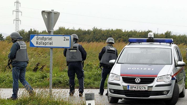 Telediario 1 - Mata a cuatro personas en Austria