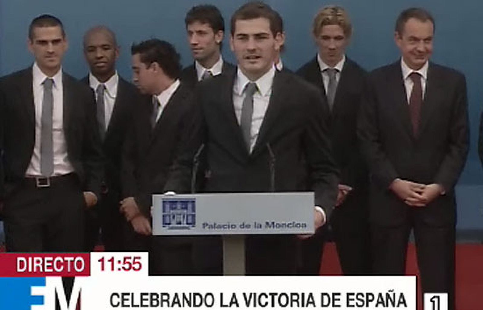 Casillas y Aragones hablan en La Moncloa.