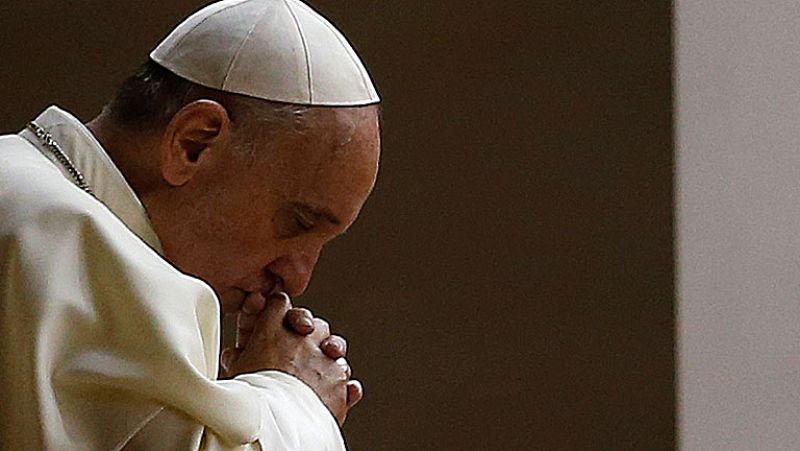 El papa Francisco en una entrevista: "Jamás he sido de derechas" - Informativo 24h | Ver