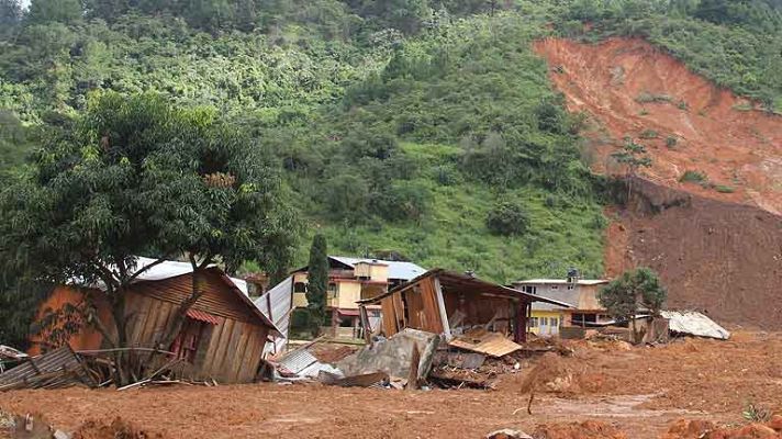 Los desayunos - Cien muertos por ciclones en México