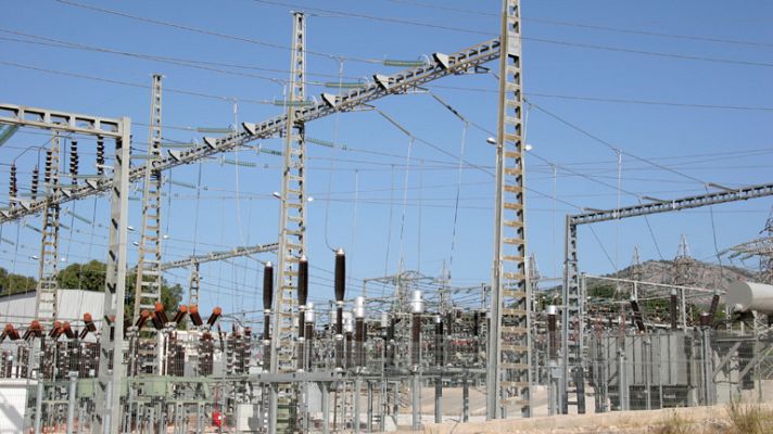 Telediario 1 - El Gobierno reconoce que el déficit de tarifa podría alcanzar los 3.000 millones en 2013