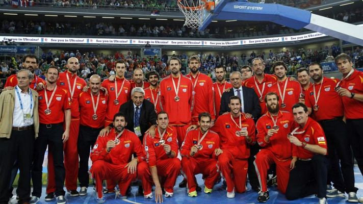 Telediario 1 - España se lleva el bronce del Eurobasket