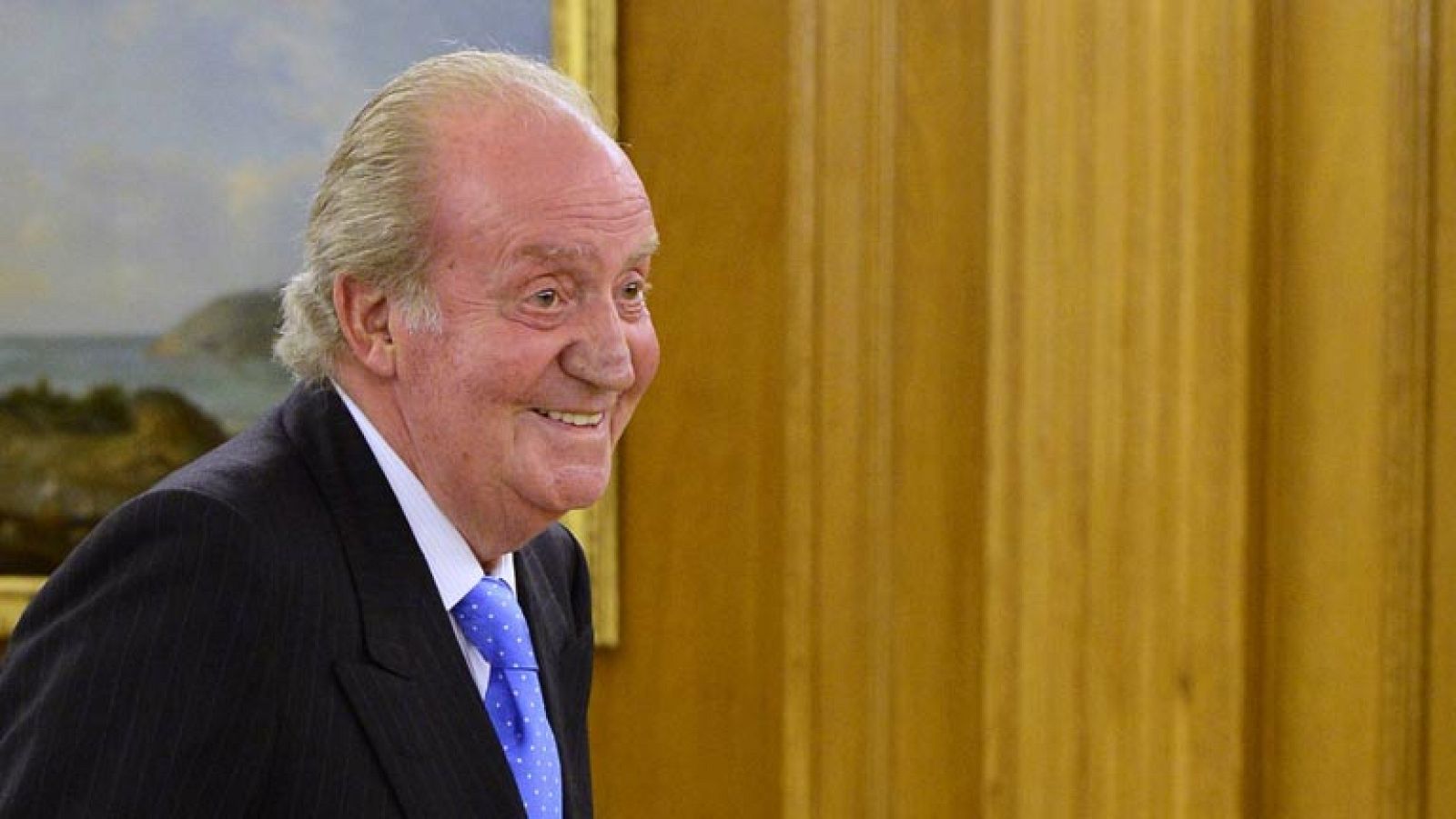 El rey bromea con su vuelta al "taller" antes de ser operado de la cadera izquierda