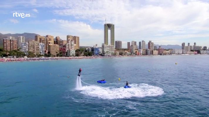 España a ras de cielo - España a ras de cielo - Fly Board, el deporte de moda en las playas españolas