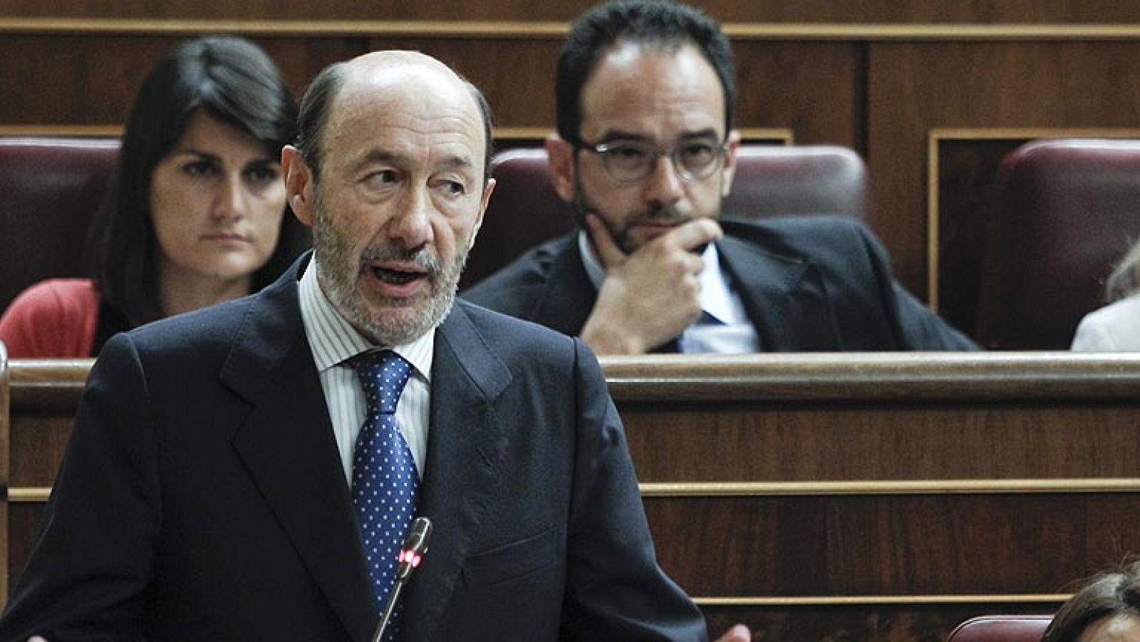 Rubalcaba: "Tras el frenesí de los pactos sobre Cataluña que cada uno ponga su proyecto encima de la mesa" - Informativo 24h | Ver