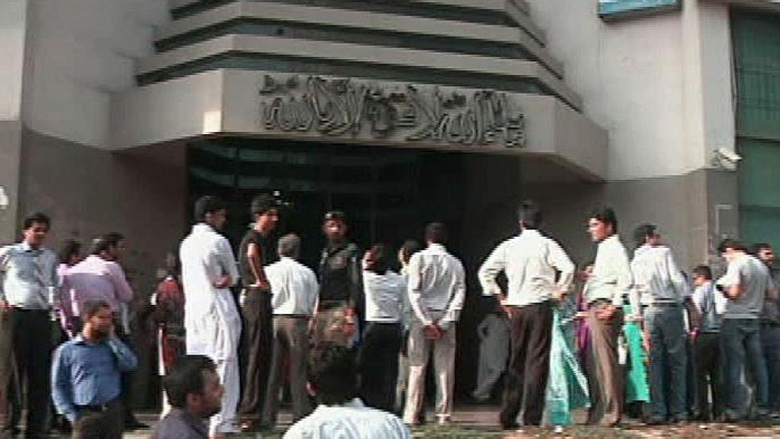 Al menos 30 muertos en un potente terremoto en el Baluchistán paquistaní - Informativo 24h | Ver