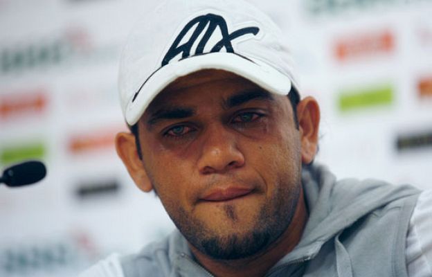  - Alves se despide del Sevilla