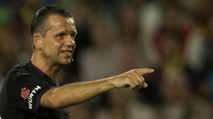 Telediario 1 - César Muñiz Fernández se queda sin arbitrar durante seis jornadas