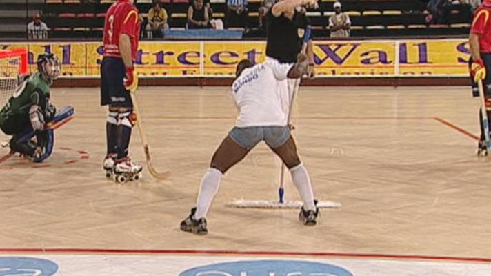 Telediario 1 - El "chico de la mopa", atracción del Mundial de Hockey de Angola