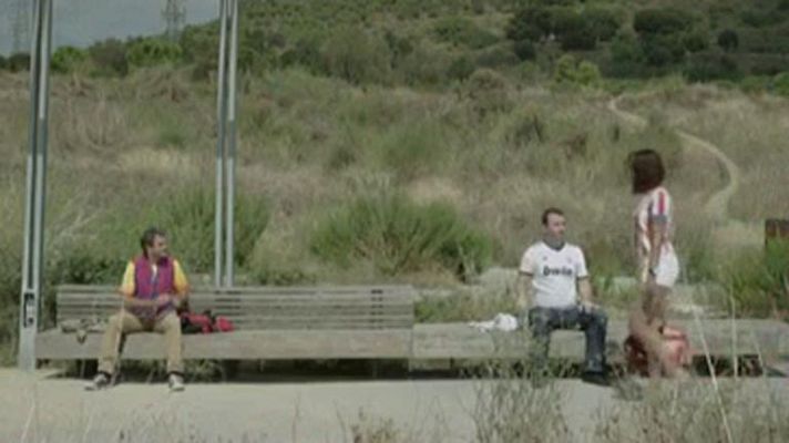 Telediario 1 - El Atlético se mete entre Barça y Real Madrid hasta en el Salón Erótico de Barcelona