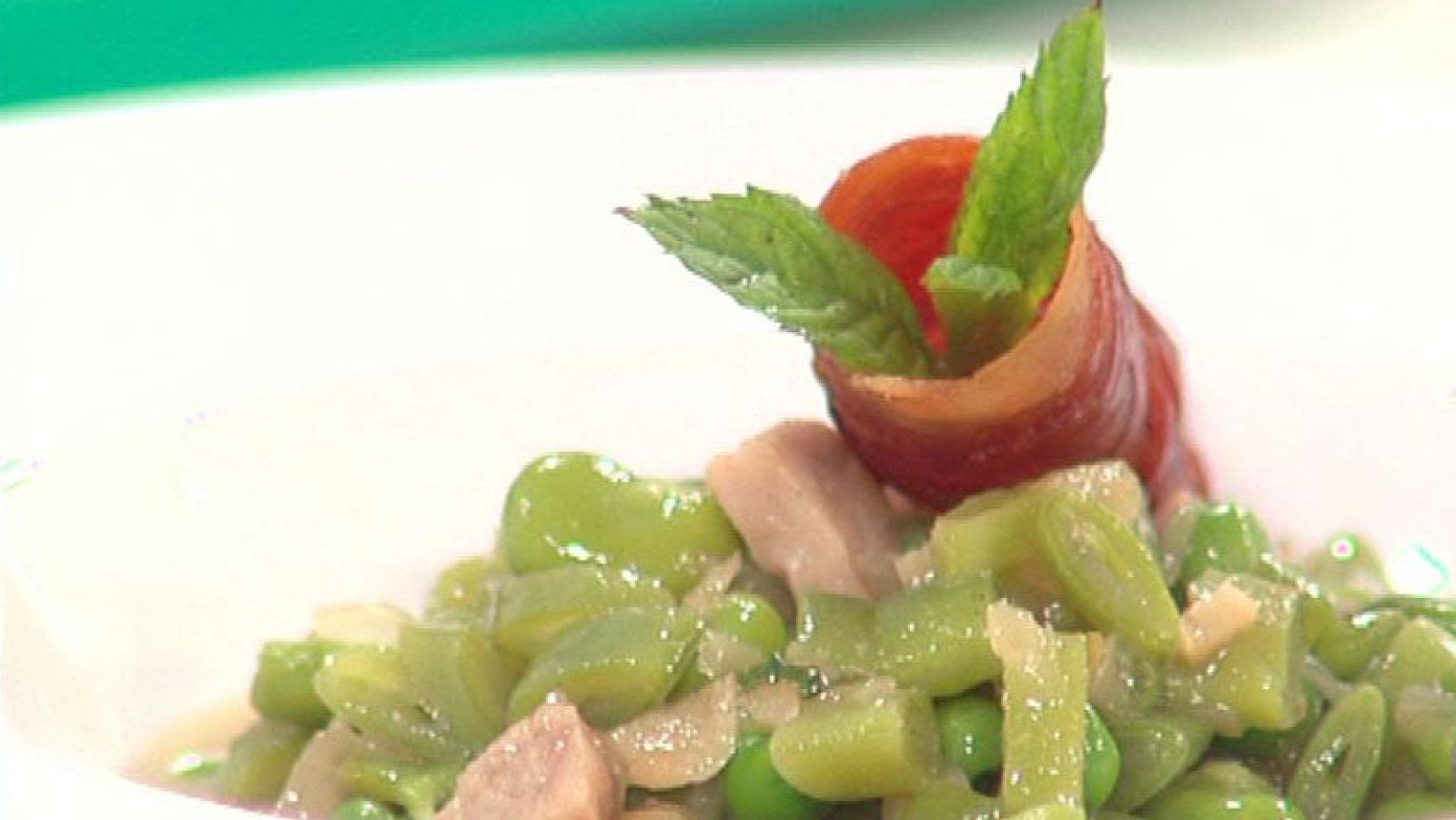 Cocina con Sergio - Legumbres frescas con butifarra a la hierbabuena - ver ahora