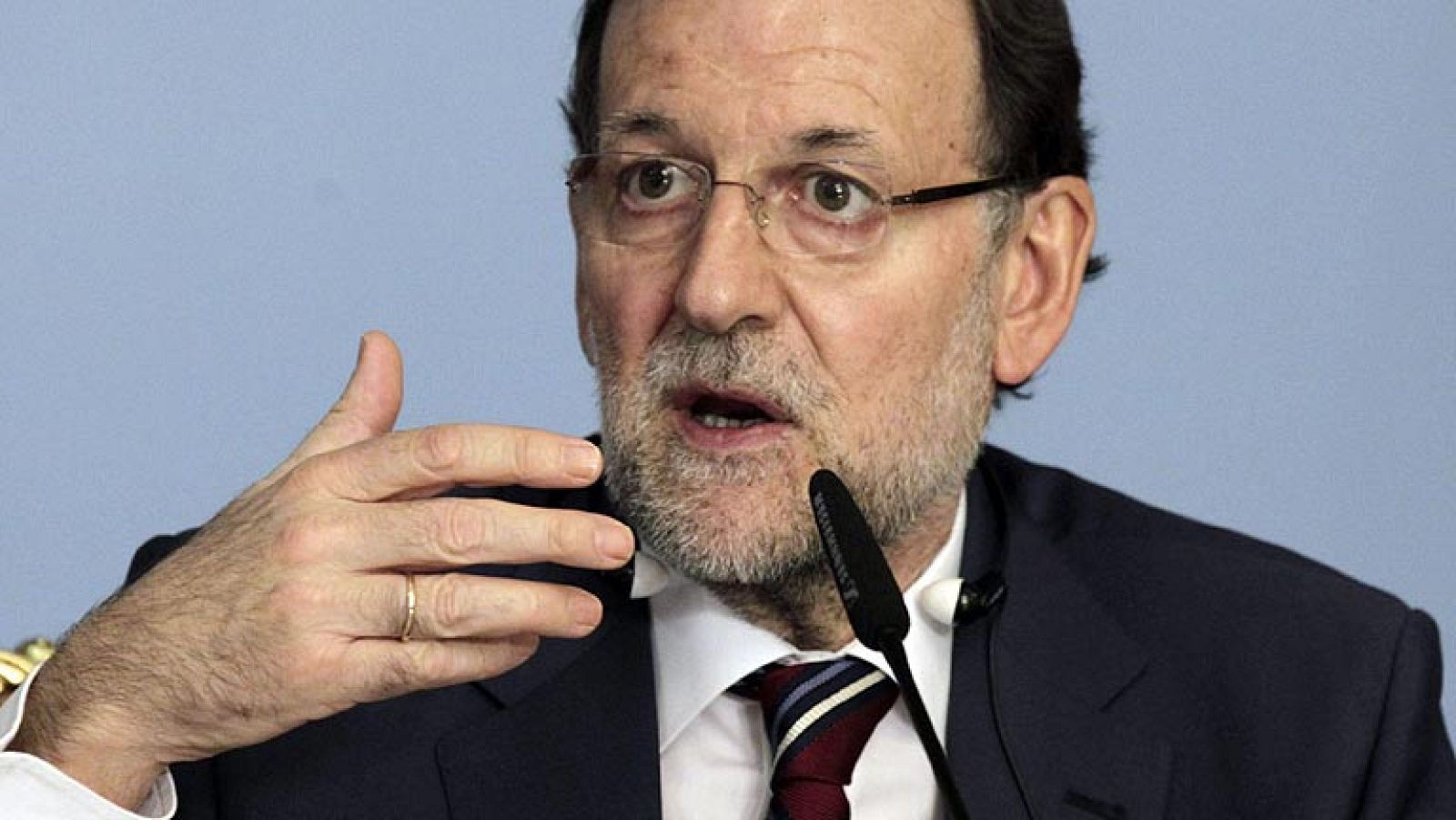 Rajoy pide a Mas que piense sus decisiones y tenga "gestos de grandeza" - Informativo 24h | Ver
