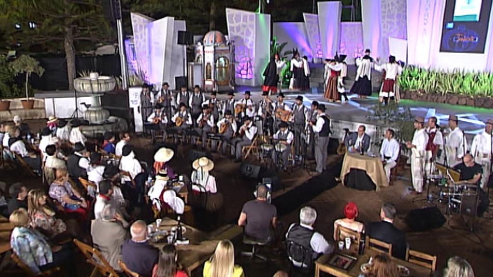 Tenderete - 28/09/13  Con la agrupación folclórica 'Roque Nublo' y la parranda 'Beletén'. - Tenderete | Ver