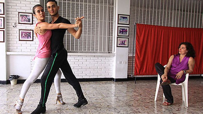 Telediario 1 - Chus Gutiérrez rueda en Cali 'Ciudad Delirio'