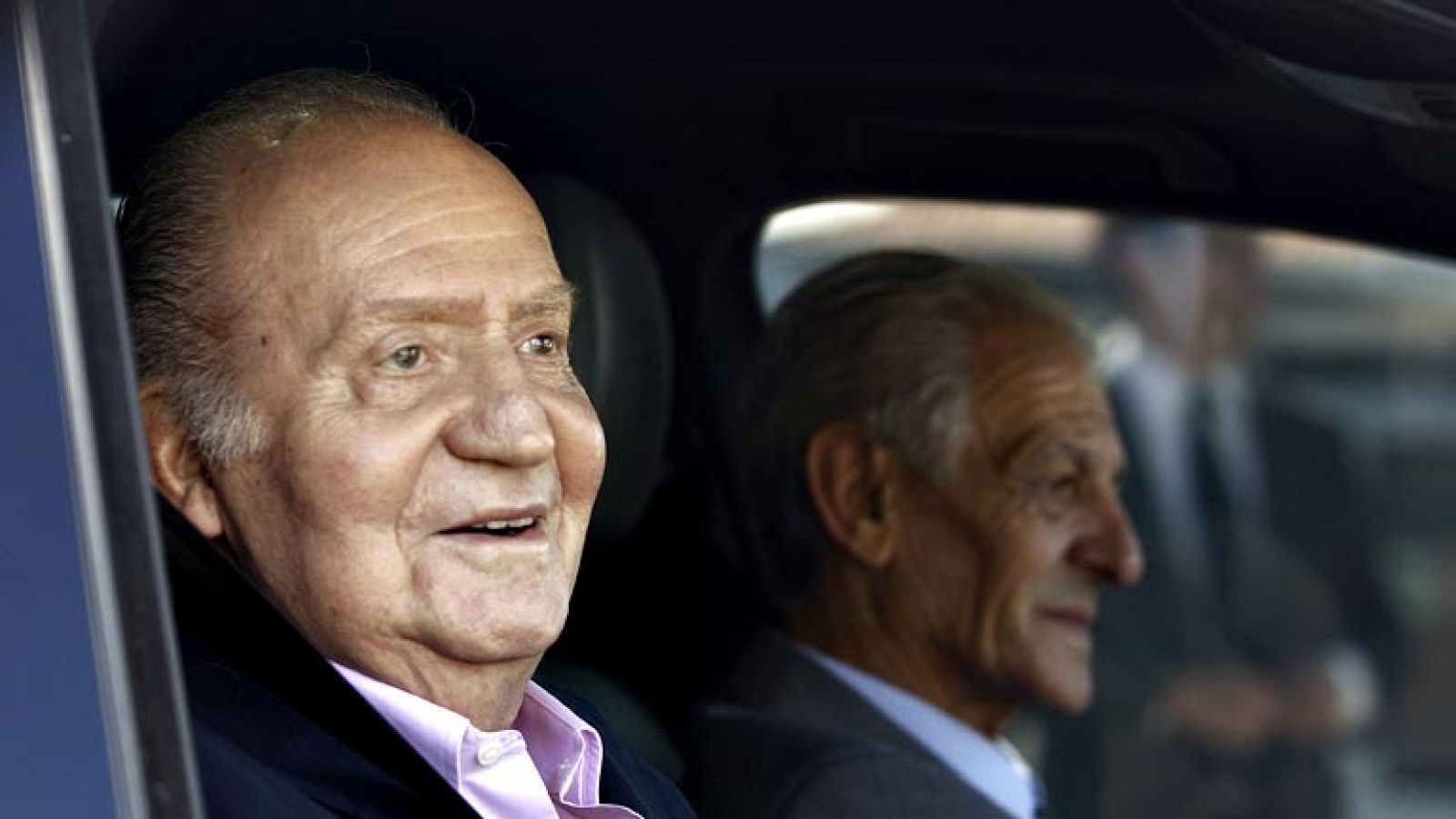 El rey, a su salida del hospital:  "Me encuentro estupendamente" - Informativo 24h | Ver