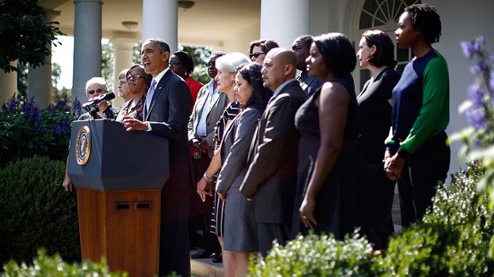 Telediario 1 - Obama urge a los republicanos a reabrir la Administración y a cesar su ¿cruzada ideológica"