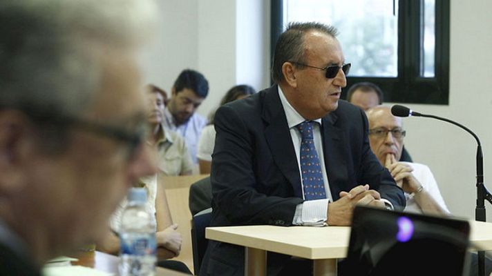 Telediario 1 - Fabra niega recibir dinero