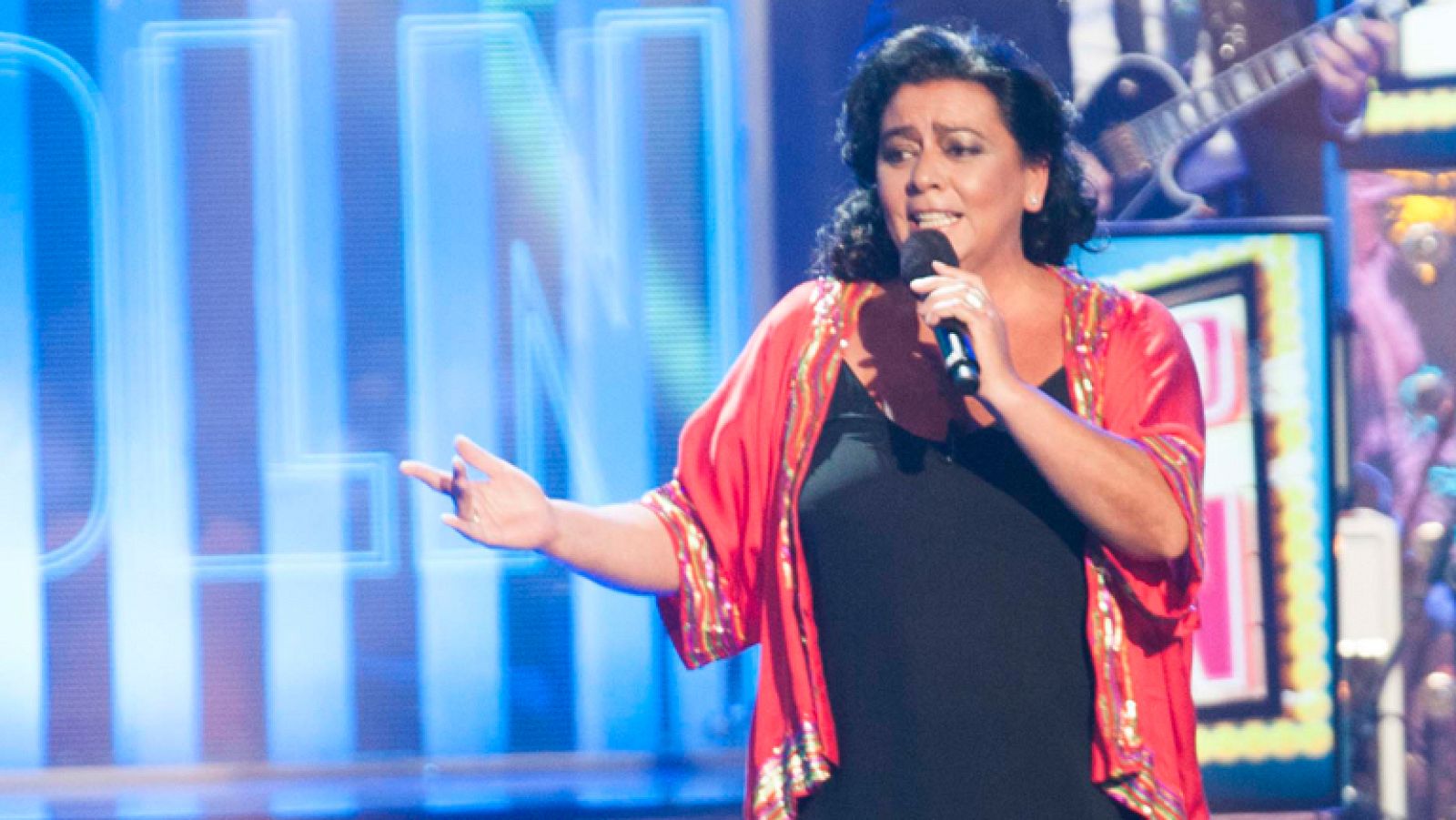 Uno de Los Nuestros - María del Monte canta "Sarandonga"