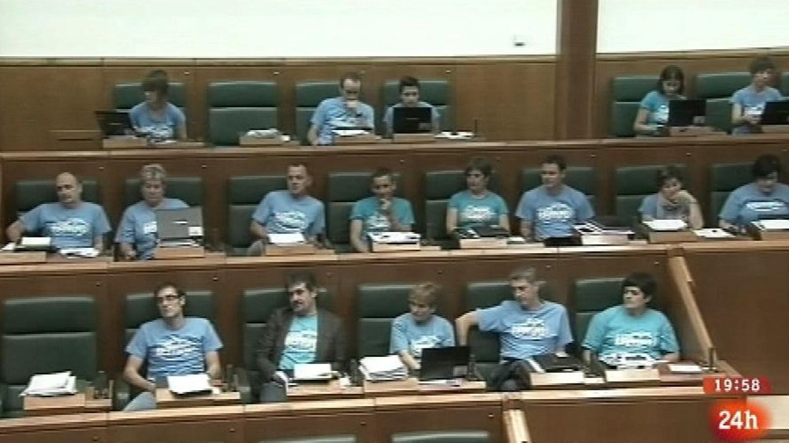 Parlamento - Otros parlamentos - Camisetas en el parlamento vasco - 05/10/2013