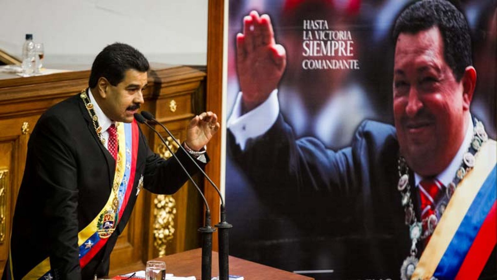 El presidente de Venezuela pide al parlamento que le habilite para legislar por decreto