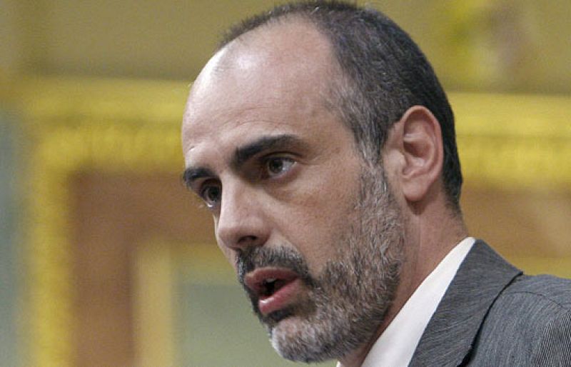 El portavoz de ERC, Joan Ridao, habla en el Pleno extraordinario en el Congreso | Ver