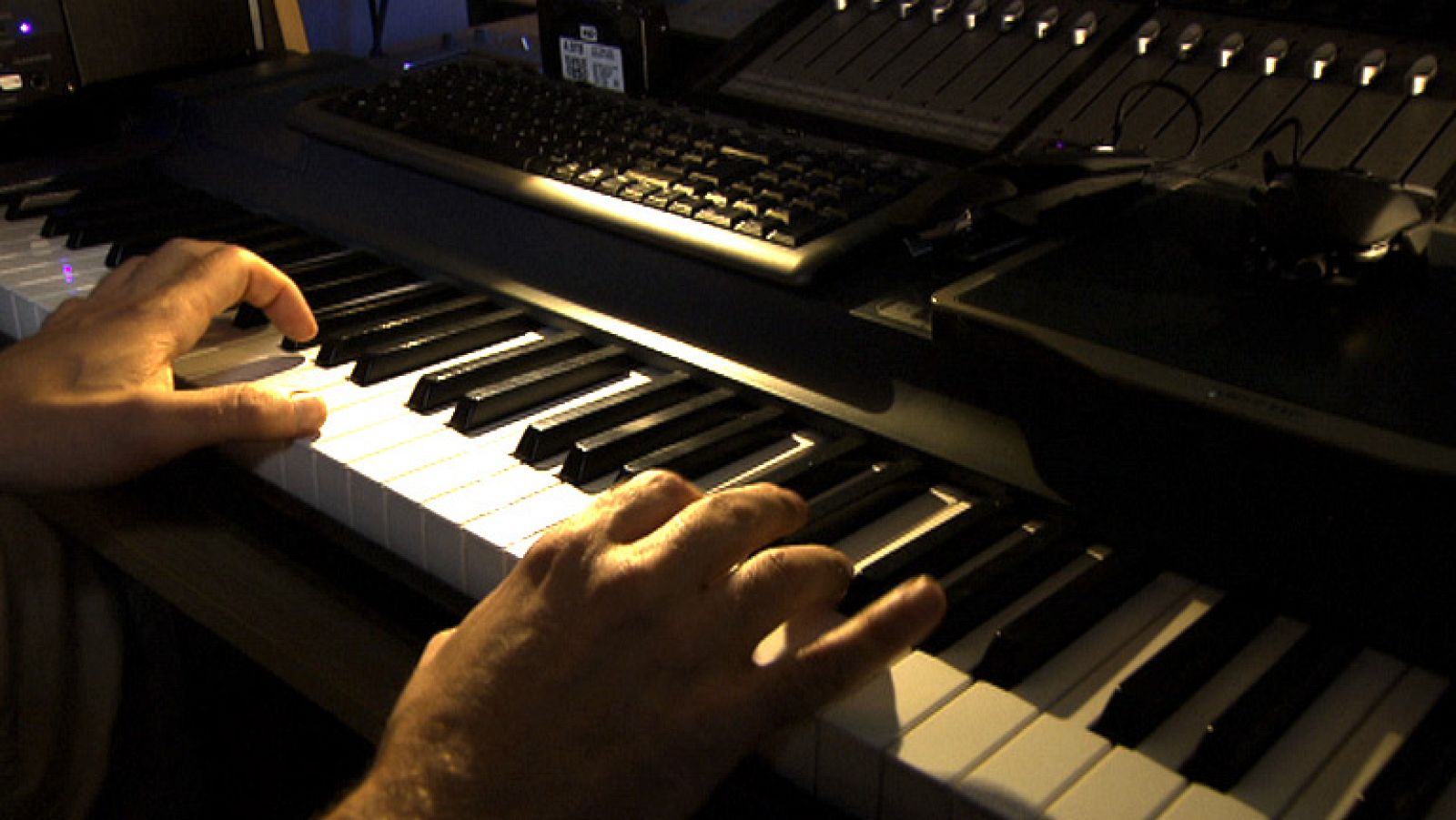 Águila Roja - Música - Ejemplo: El leit motiv - Águila Roja | Ver