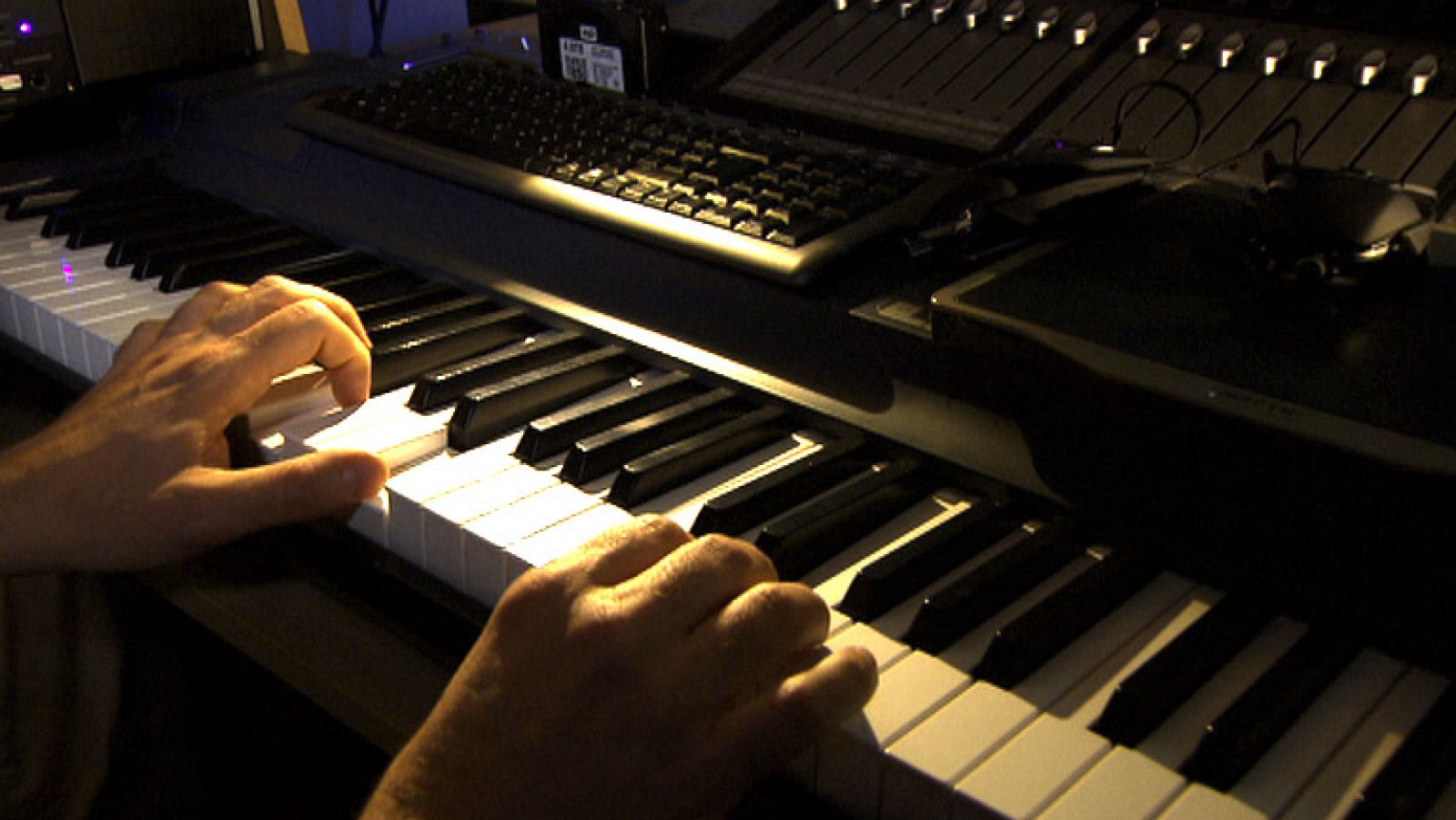 Águila Roja - Música - Ejemplo: Momento romántico - Águila Roja | Ver