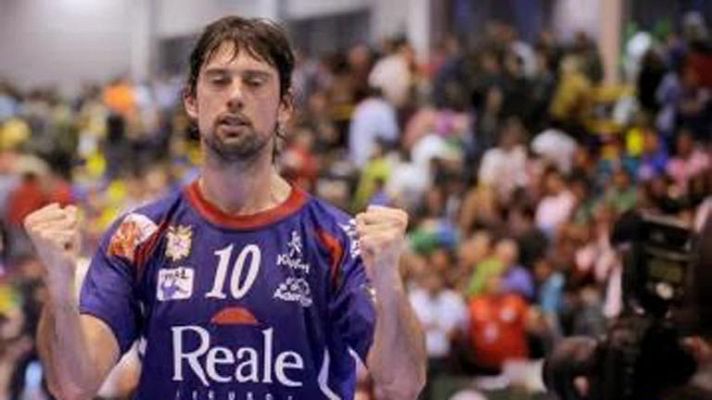 Telediario 1 - Jugar al balonmano por amor al arte