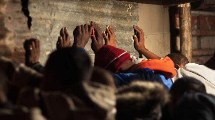 Telediario 1 - Ley contra la inmigración irregular