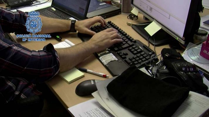 Telediario 1 - Acoso en la Red