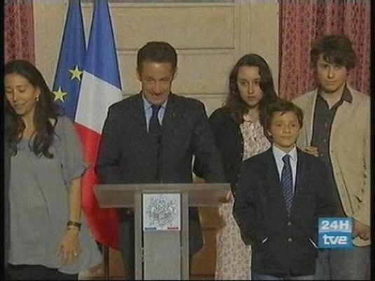  - Sarkozy junto los hijos de Ingrid