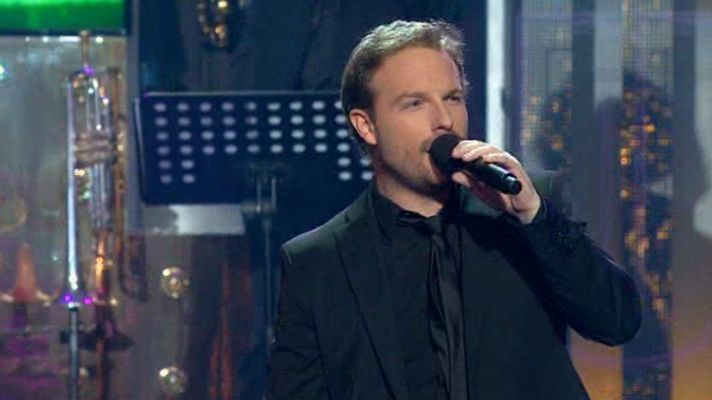 Uno de Los Nuestros - Manuel Muñoz canta "Feel"