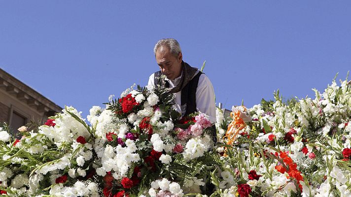 Telediario 1 - Flores para la Virgen del Pilar