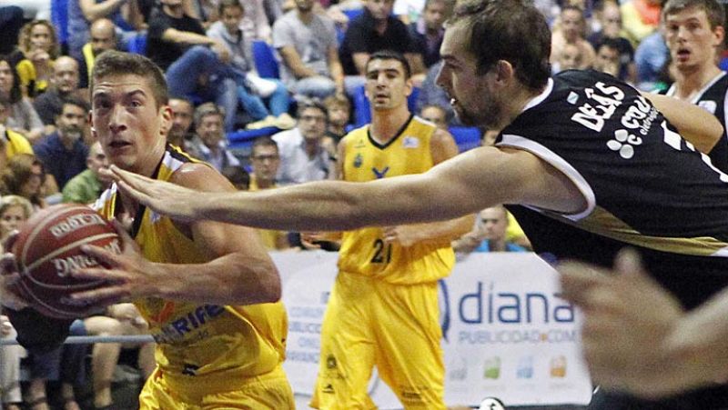 CB Canarias 76-74 Río Natura Monbus