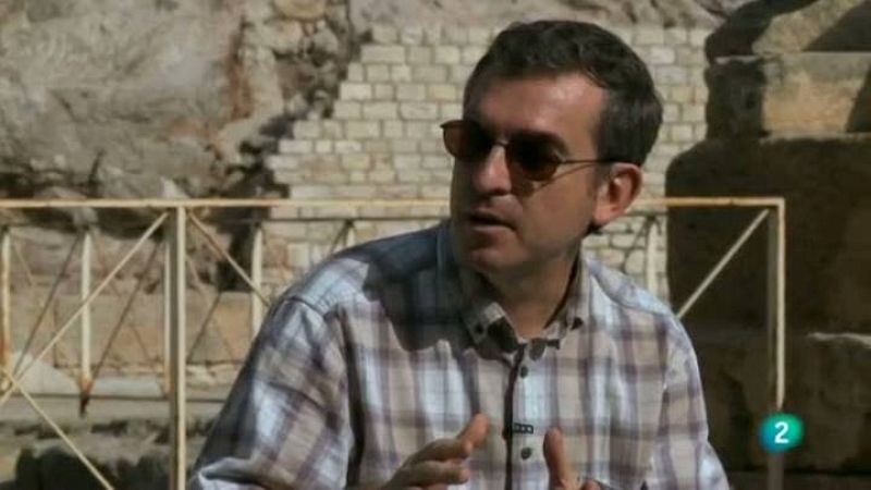 Página 2 - Entrevista a Santiago Posteguillo