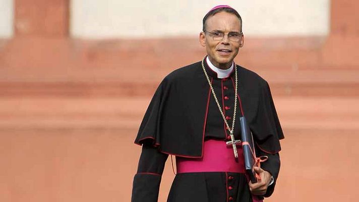 Telediario 1 - Piden el cese de un obispo alemán