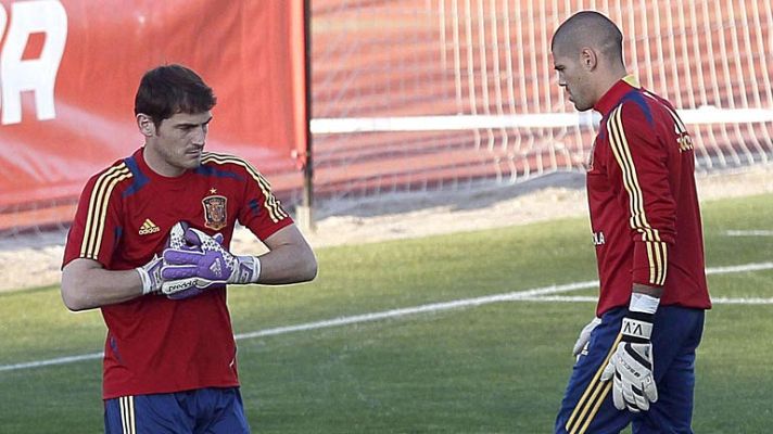 Telediario 1 - Casillas y Valdés, dos porteros de lujo para un puesto en la selección