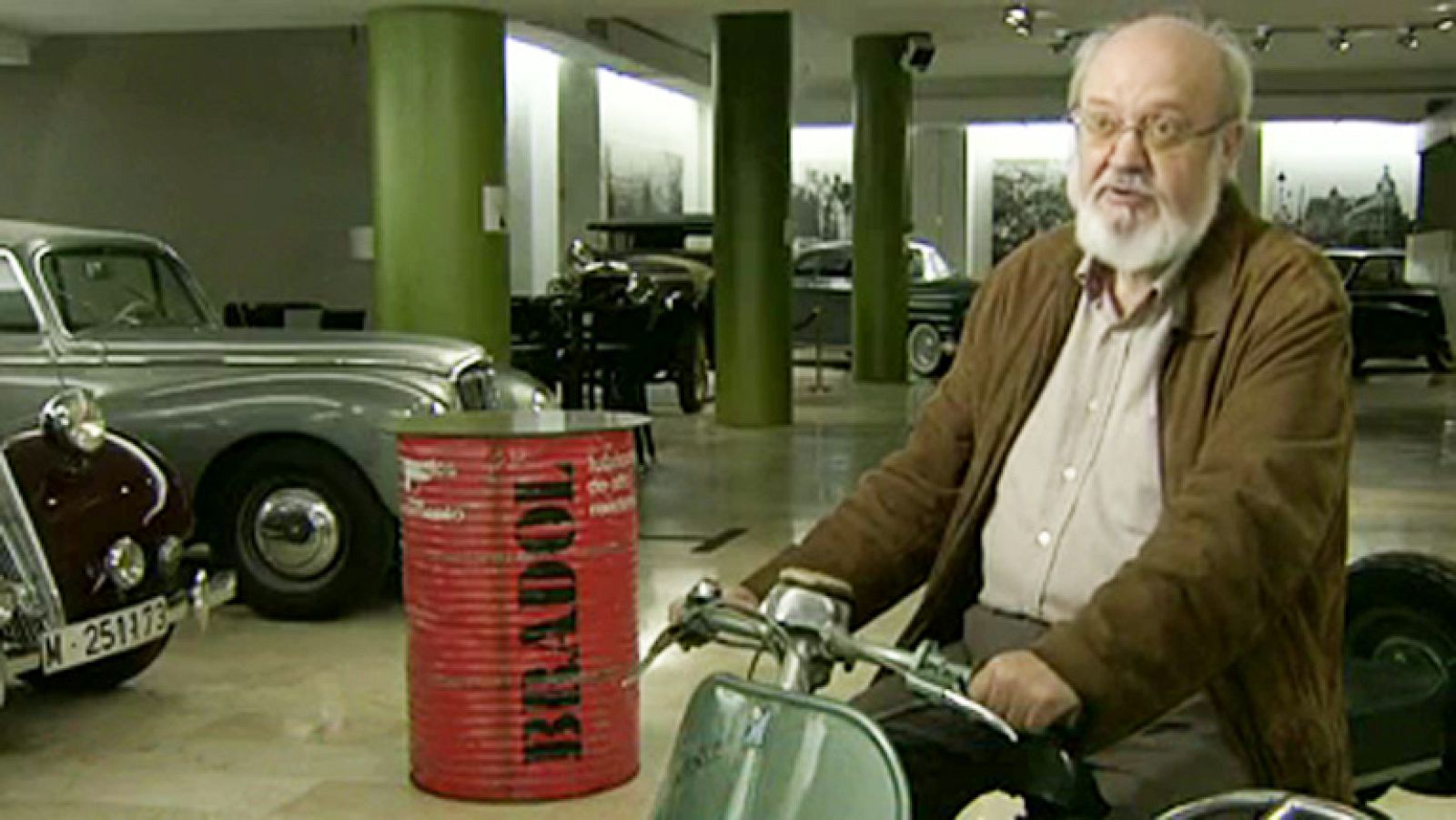 José Luis Cuerda: "Rodando 'Amanece que no es poco' aprendí a desdoblarme" | Ver