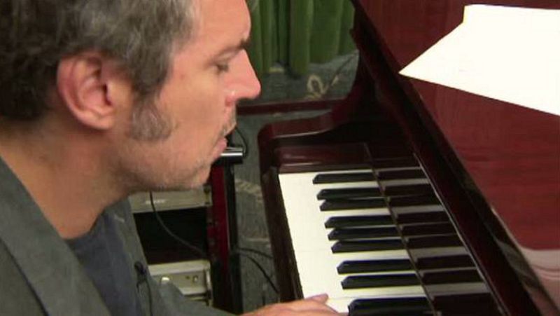 Iván Ferreiro interpreta "Una inquietud persigue mi alma" en acústico