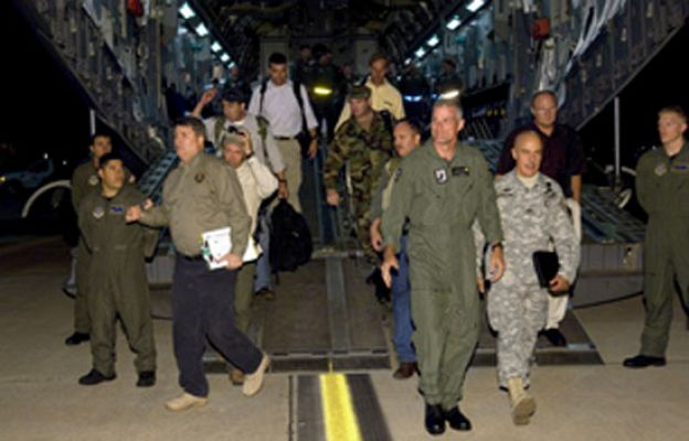  - Americanos liberados llegan a Texas