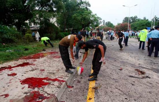  - Atentado en la Mezquita Roja