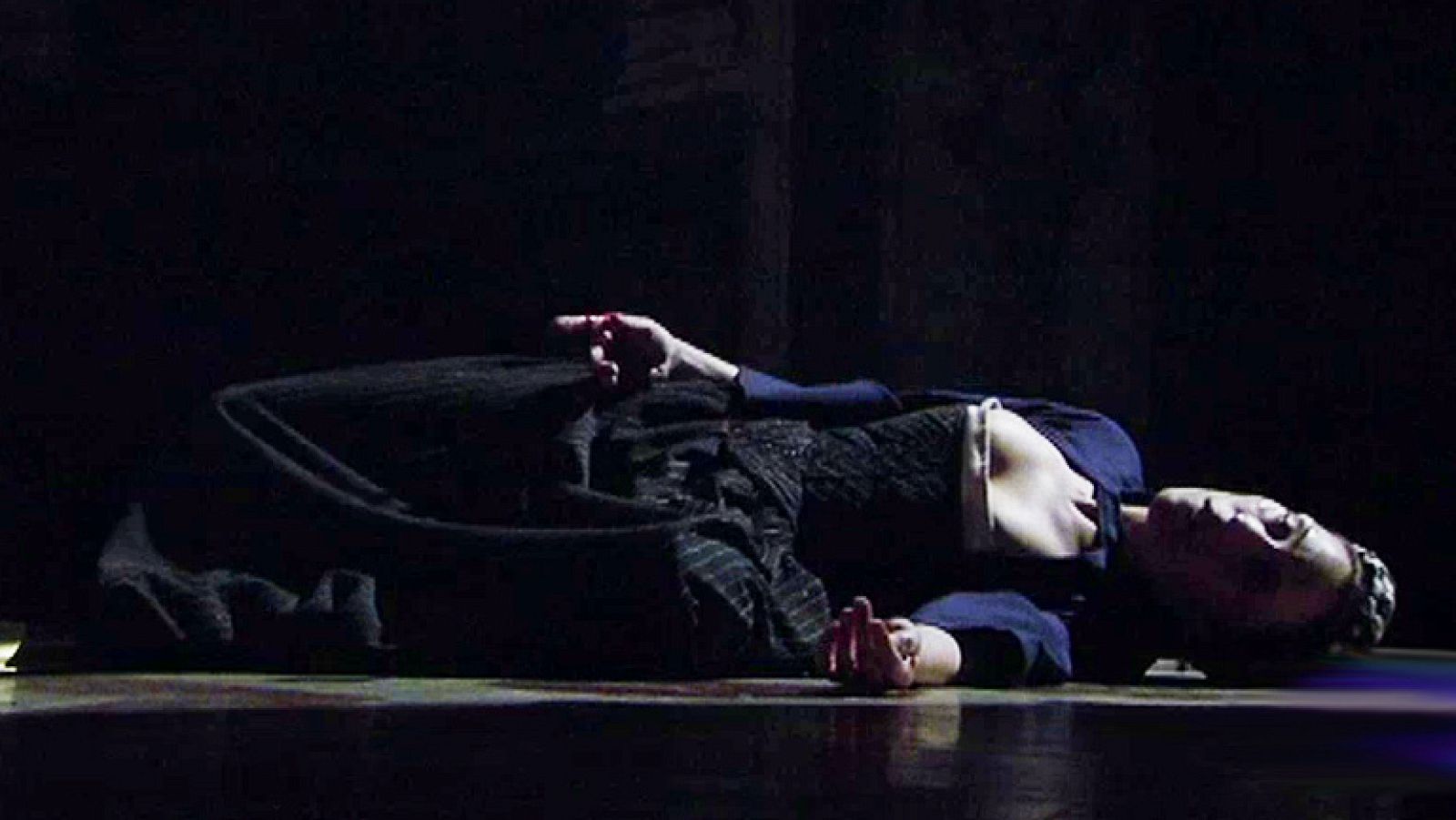 Águila Roja - Catalina, herida por Sagrario | Ver