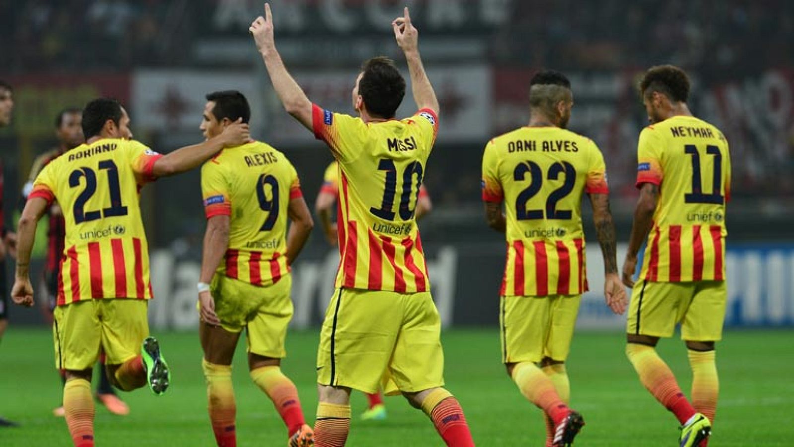 El FC Barcelona ha perdonado a un sólido AC Milan (1-1) en su visita a San Siro y sigue liderando el grupo H de la Champions League con siete puntos, dos más que los italianos. Los azulgranas han sumado dos empates consecutivos, su peor racha desde e