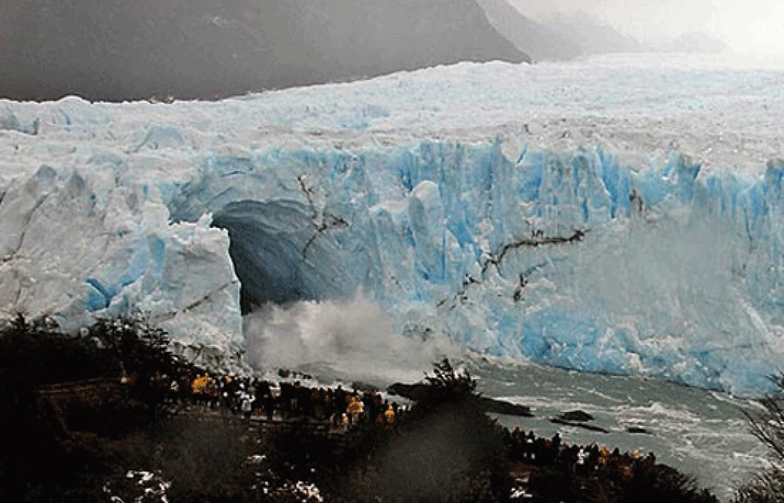El Perito Moreno se rompe en pleno invierno - Ciencia y tecnología en Rtve.es | Ver