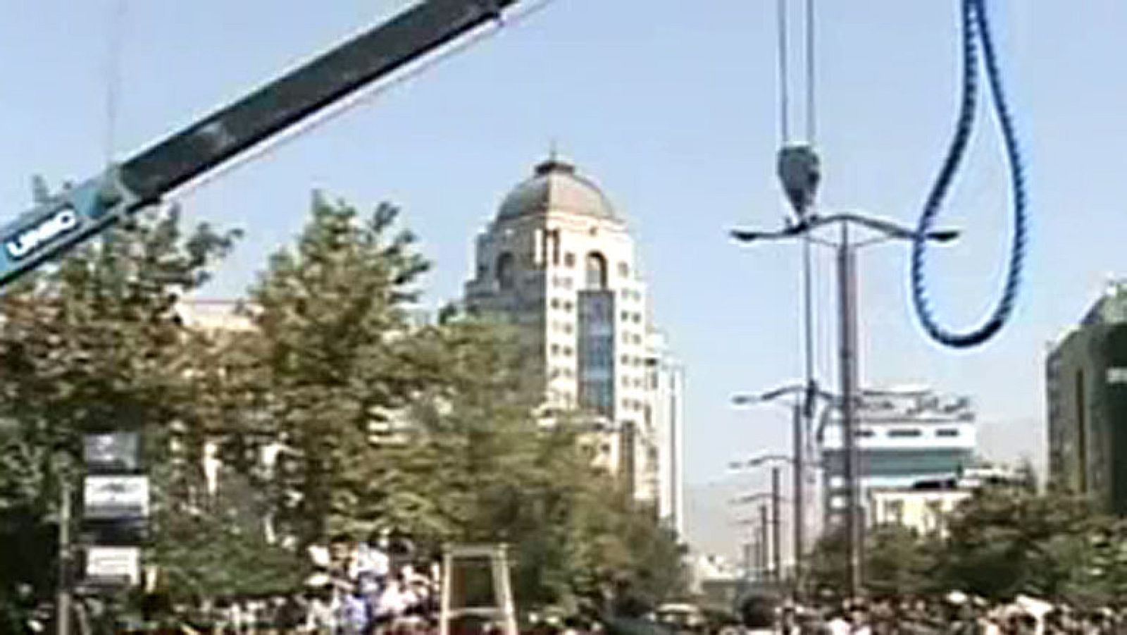 Irán podría suspender la condena a muerte de un hombre que sobrevivió al ahorcamiento