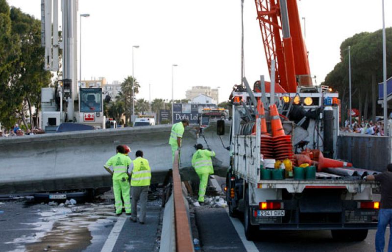 El paso elevado de Mijas ya se cayó hace cinco años | Ver