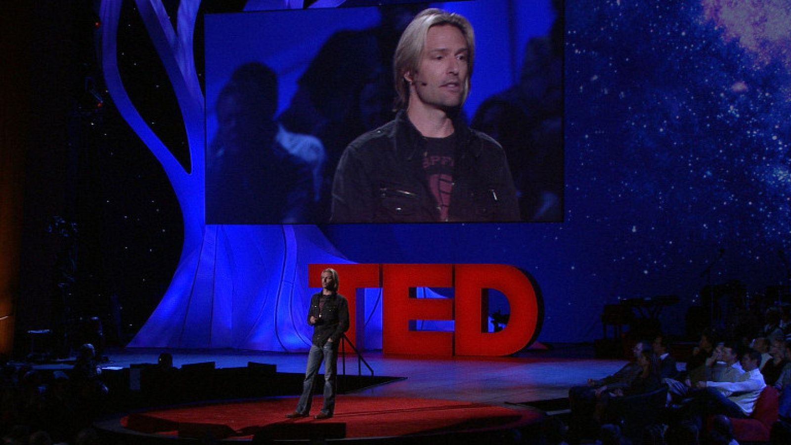 Eric Whitacre: un coro virtual de 2000 voces fuertes - Ver ahora